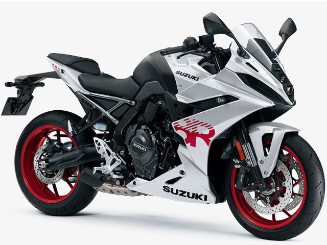 2024年 GSX-8R マットソードシルバーメタリック(カタログメイン)