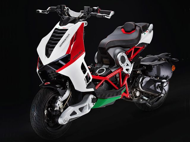 2023年 DRAGSTER 125 (カタログメイン)