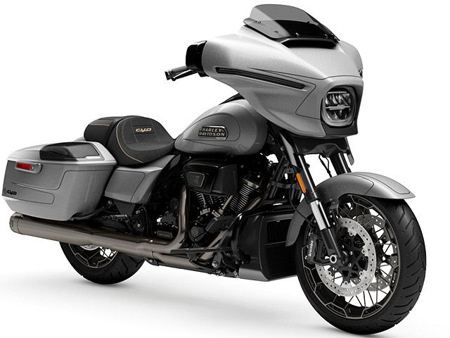 2023年 CVO FLHXSE Street Glide (カタログメイン)