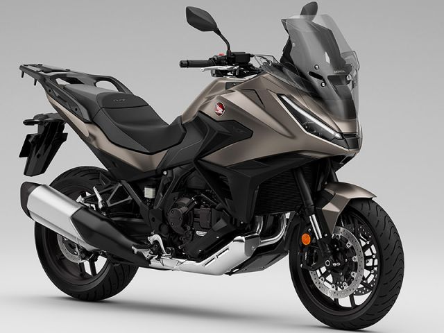 2025年 NT1100 DCT Electronic Suspension Mat Warm Ash Metallic(カタログメイン)