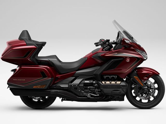 2025年 GOLDWING Tour 50th ANNIVERSARY Dual Clutch Transmission ボルドーレッドメタリック(カタログメイン)