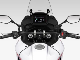 2025年 XL750 TRANSALP(ハンドルまわりイメージ)※欧州仕様