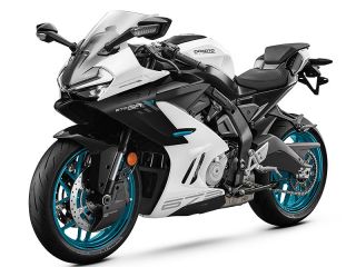 2025年 675SR-RNebula White