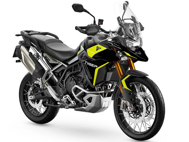 2026年 Tiger 900 Rally Pro Sapphire Black & Triumph Performance Yellow(カタログメイン)