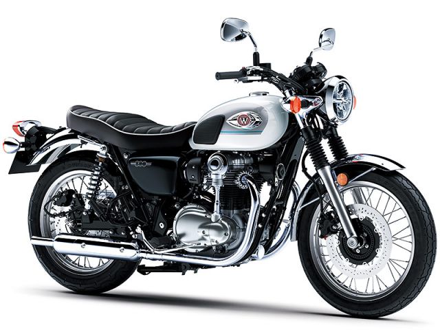 2026年 W800 パールクリスタルホワイト(カタログメイン)