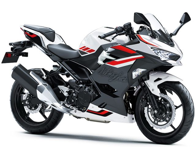 2026年 Ninja 400 パールロボティックホワイト×メタリックマグネティックダークグレー(カタログメイン)