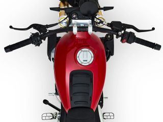 2025年 CABALLERO Scrambler500(ハンドルまわりイメージ)