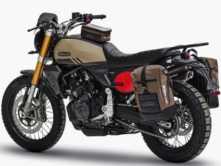 2025年 CABALLERO Scrambler700 Travel(リアビュー)