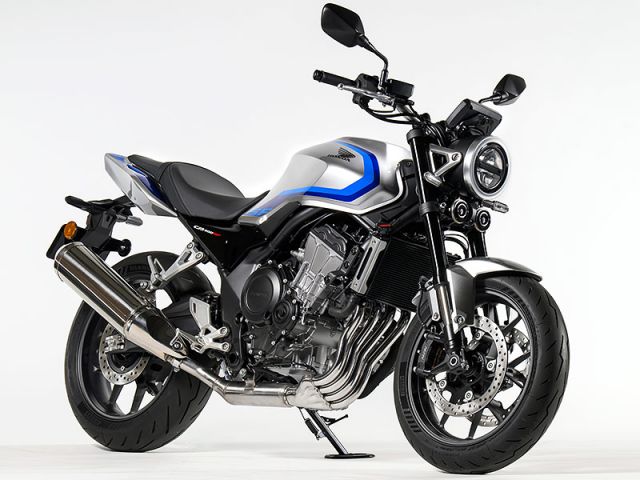 2026年 CB400 SUPER FOUR E-Clutch Concept (カタログメイン)