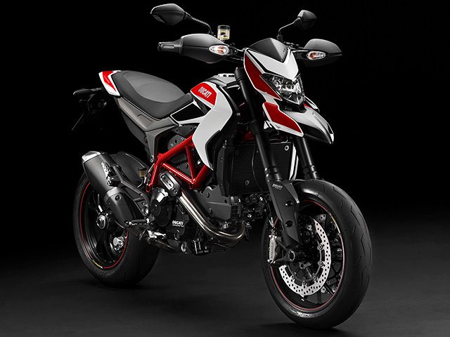 2013年 Hypermotard SP コルセ（カタログメイン）