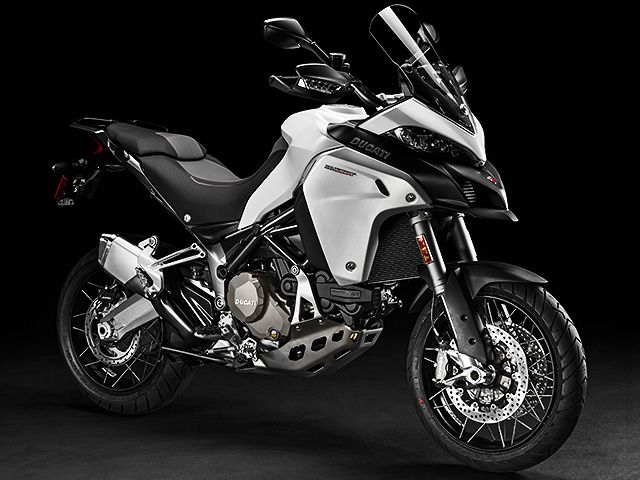 2016年 Multistrada 1200 Enduro スターホワイトシルク（カタログメイン）