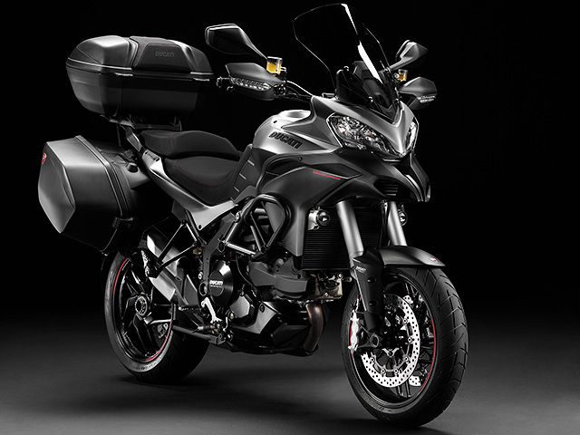 2013年 Multistrada 1200S Granturismo ツーリンググレイ（カタログメイン）