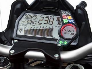 2013年 Multistrada 1200S Touring（メーター表示イメージ）