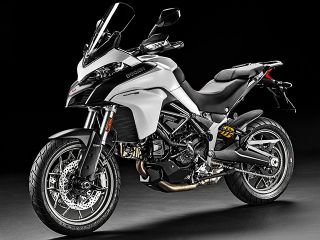 2017年 Multistrada 950スターホワイトシルク（左側）