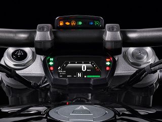 2016年 X Diavel S（メーターまわりイメージ）