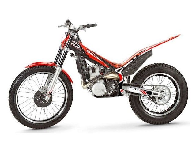 2012年 EVO 2T 200 レッド（カタログメイン）