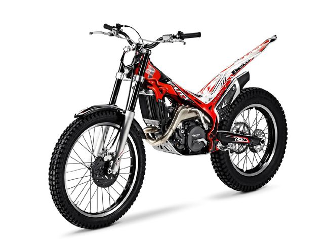 2013年 EVO 2T 200 レッド（カタログメイン）
