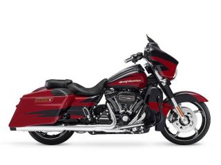 2017年 CVO FLHXSE Street Glideスターファイヤーブラック/アトミックレッド