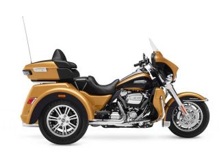 2017年 FLHTCUTG Tri Glide Ultraブラックヒルズゴールド/ブラッククオーツ