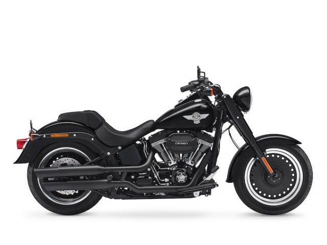 2016年 FLSTFBS Fat Boy S ビビッドブラック（カタログメイン）