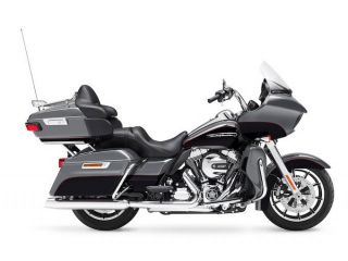 2016年 FLTRU Road Glide Ultraビレットシルバー/ビビッドブラック