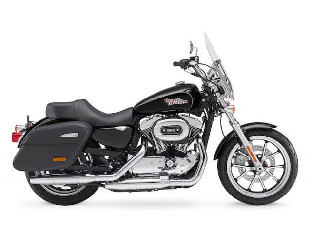 2015年 XL1200T Super Low ビビッドブラック（カタログメイン）