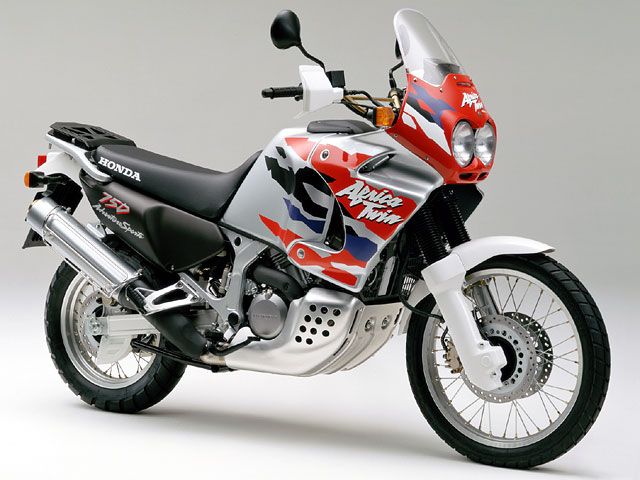 1997年 AFRICA TWIN ブーンシルバーメタリック（カタログメイン）