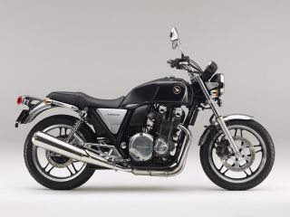 2010年 CB1100 Type 1 ABSダークネスブラックメタリック