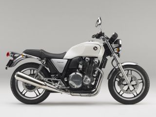 2010年 CB1100 Type 2パールミルキーホワイト