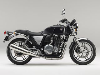 2010年 CB1100 Type 2 ABSダークネスブラックメタリック