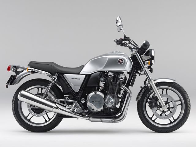 2012年 CB1100 ABS デジタルシルバーメタリック（カタログメイン）