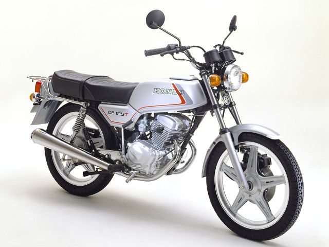 1981年 CB125T シルバー(カタログメイン)