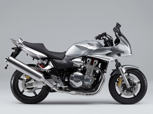 2006年 CB1300 SUPER BOL D'OR デジタルシルバーメタリック(カタログメイン)
