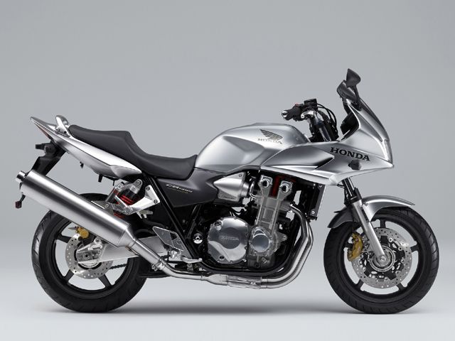 2006年 CB1300 SUPER BOL D'OR ABS デジタルシルバーメタリック(カタログメイン)