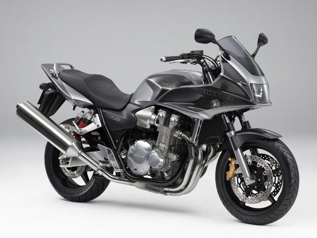 2007年 CB1300 SUPER BOL D'OR アイアンネイルシルバーメタリック/ヘビーグレーメタリック（カタログメイン）