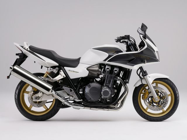 2008年 CB1300 SUPER BOL D'OR パールサンビームホワイト/チェッカーブラックメタリック（カタログメイン）
