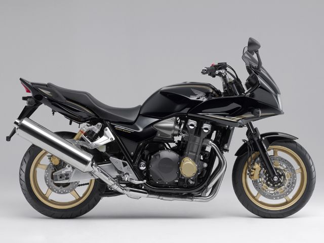 2012年 CB1300 SUPER BOL D'OR ABS グラファイトブラック（カタログメイン）