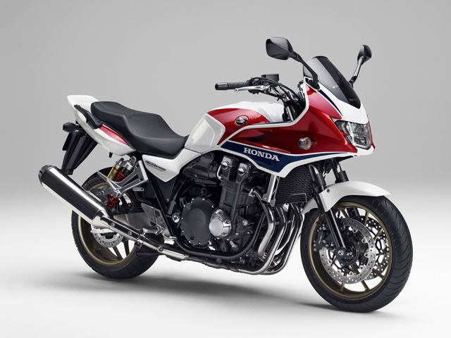 2014年 CB1300 SUPER BOL D'OR パールサンビームホワイト(カタログメイン)