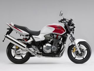 2008年 CB1300 SUPER FOURパールサンビームホワイト/キャンディーアルカディアンレッド（スタンダードタイプ）