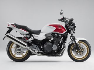 2009年 CB1300 SUPER FOURパールサンビームホワイト/キャンディーアルカディアンレッド（受注生産車）