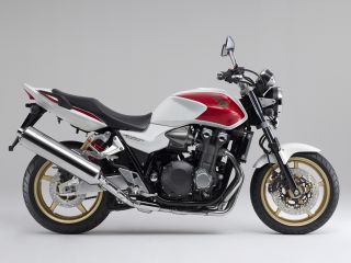 2012年 CB1300 SUPER FOURパールサンビームホワイト/キャンディーアルカディアンレッド（受注生産車）