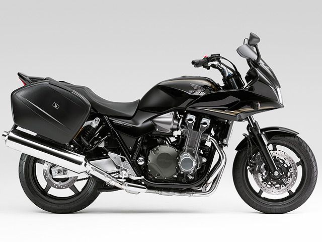 2011年 CB1300 SUPER TOURING グラファイトブラック(カタログメイン)