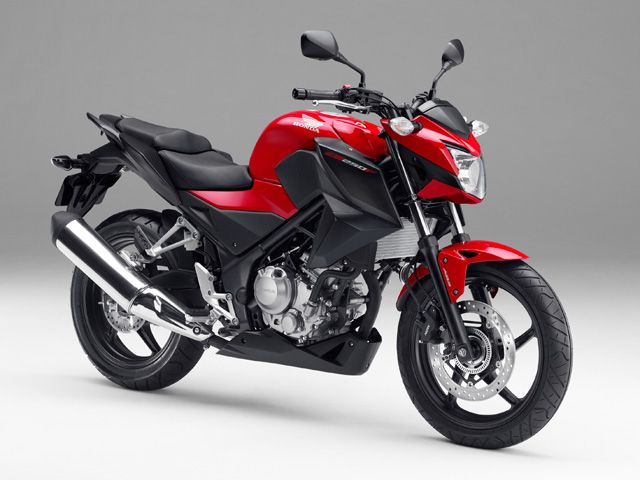 2016年 CB250F ABS ミレニアムレッド（カタログメイン）
