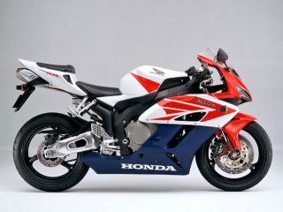 ホンダ（HONDA）2005年 CBR1000RR・マイナーチェンジのカタログ情報 | 沖縄のバイクを探すなら【グーバイク沖縄】