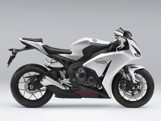 2016年 CBR1000RRパールグレアホワイト