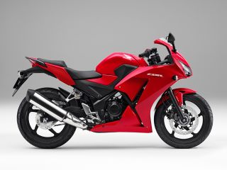 2015年 CBR250R ABSミレニアムレッド