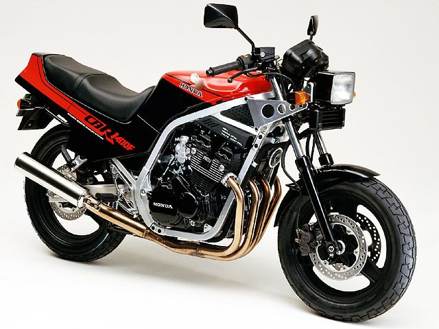 1985年 CBR400F ブラック/レッド（カタログメイン）