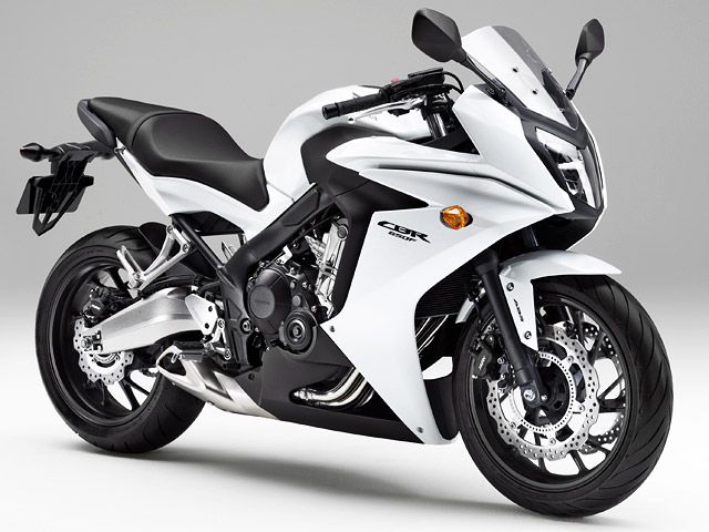 2014年 CBR650F パールグレアホワイト（カタログメイン）