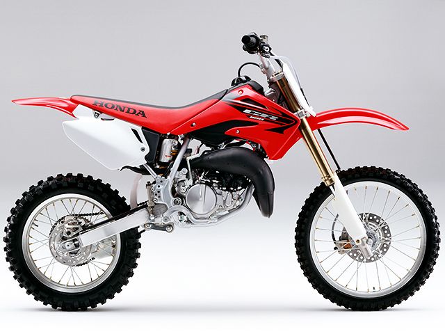 2005年 CR85RⅡ エクストリームレッド（カタログメイン）