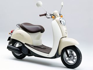 2001年 CREA SCCOPY iリッツァベージュ（画像はクレアスクーピー）
